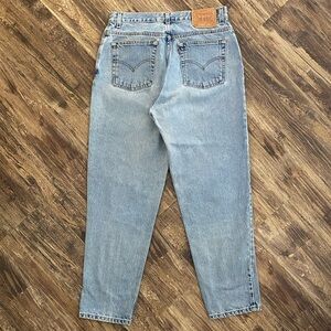 Vintage 1990s Womens Levi’s 550 Faded Jeans 
Womens Size 14
